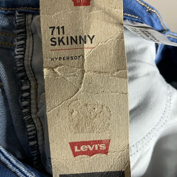 New With Tag Levi’s 711 Distressed Skinny Jean Size 25 - Picture 5 of 7